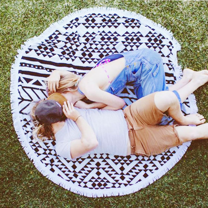 ラウンド　ビーチタオル　ピクニック　インスタグラム