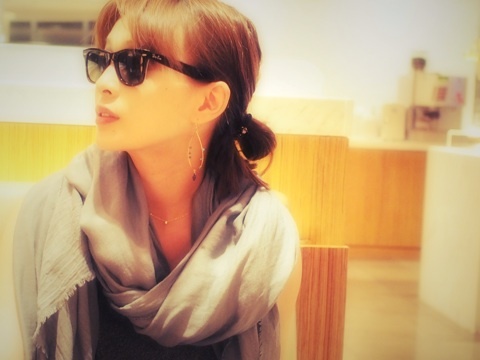 ファリエロサルティ　舞川あいく　芸能人　グレー