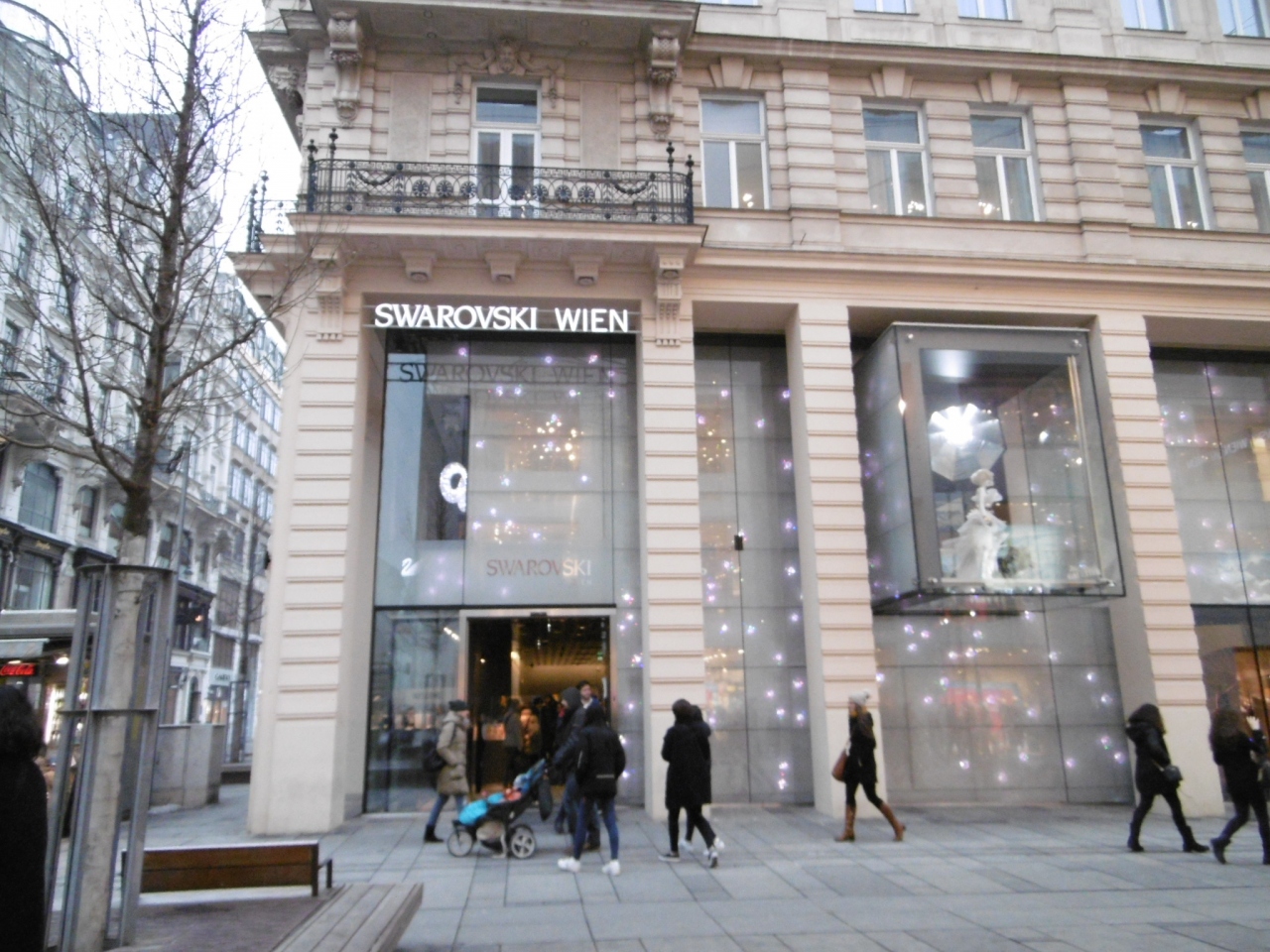 スワロフスキー　本店